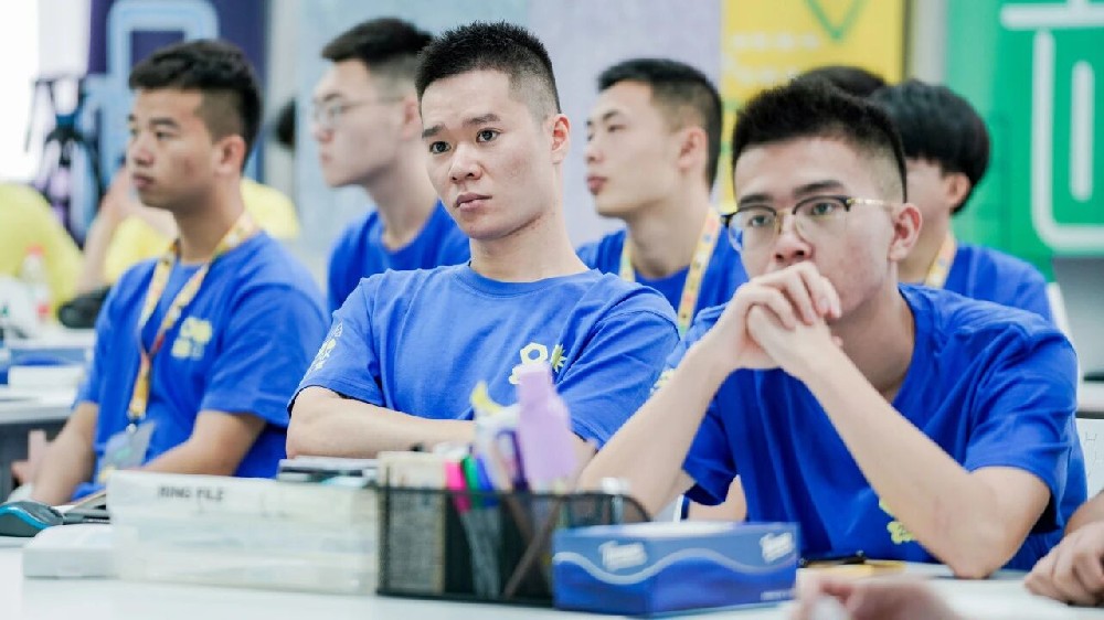 1761184636116612.jpg 谢明佐稿件 (6).jpg