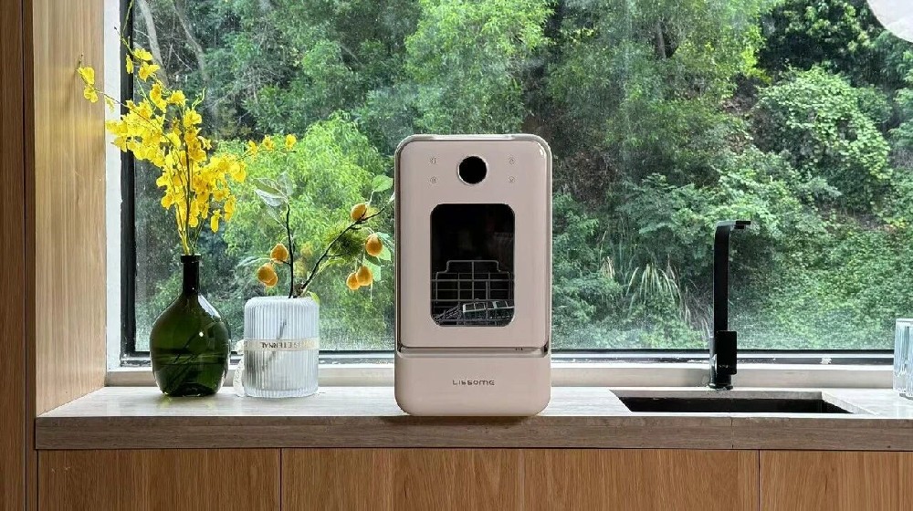 1761184664885197.jpg 谢明佐稿件 (3).jpg